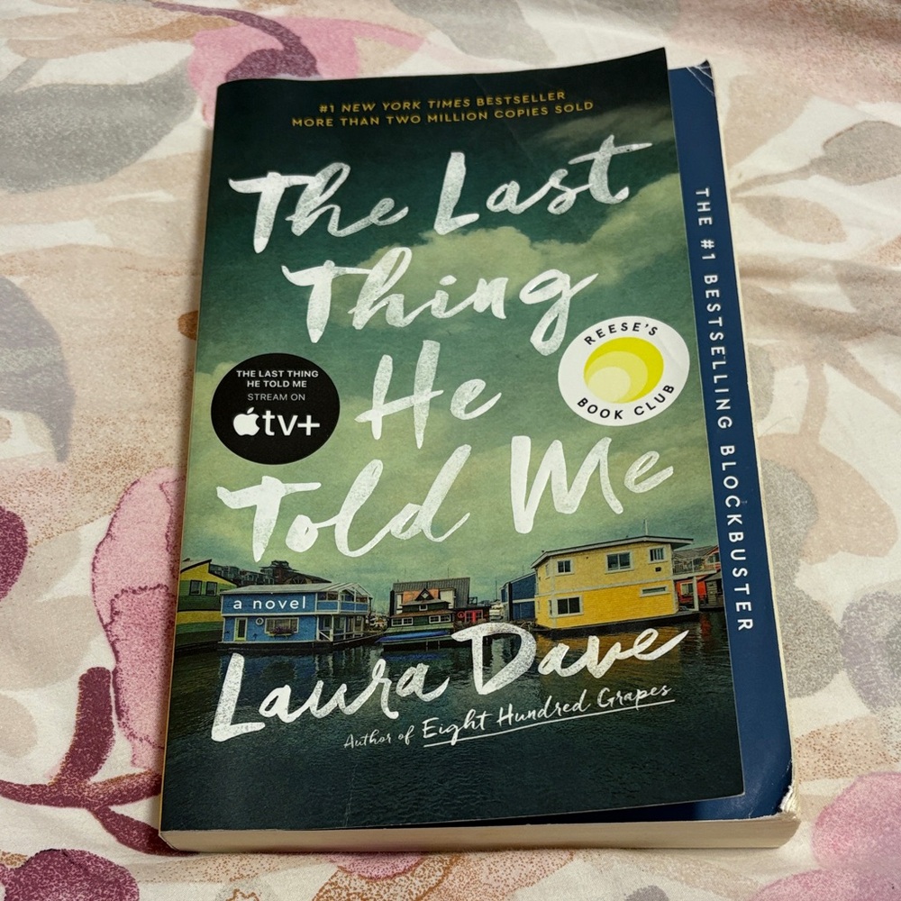 The Last Thing He Told Me by Laura Dave - Green Cover
